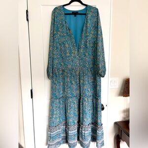 Like new blue floral maxi dress